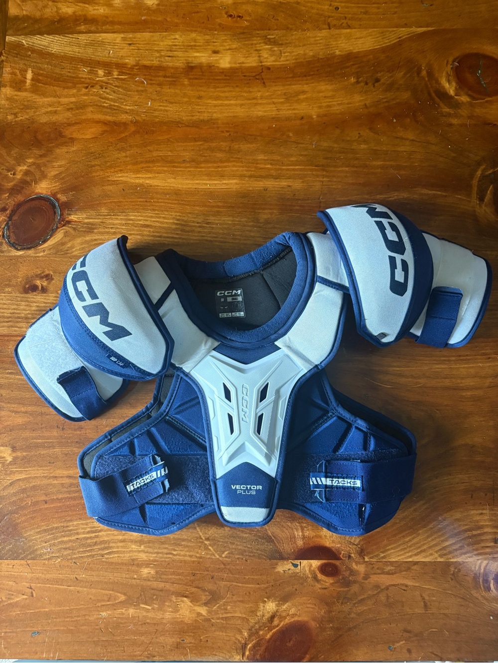 CCM Tacks Vector Plus 2024 Senior Small Ice Hockey Shoulder Pads